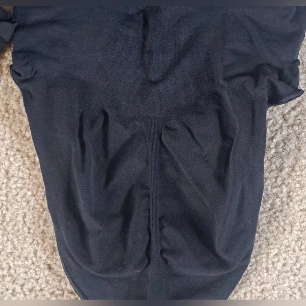 SKIMS Black Long Sleeve Scoop Neck Bodysuit Medium NWOB